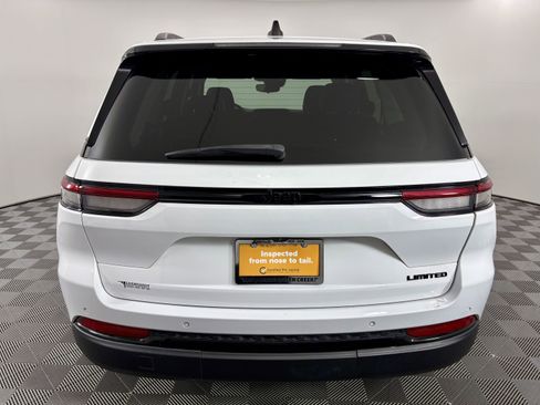 Used 2024 Jeep Grand Cherokee Limited w/ Black Appearance Package image 4