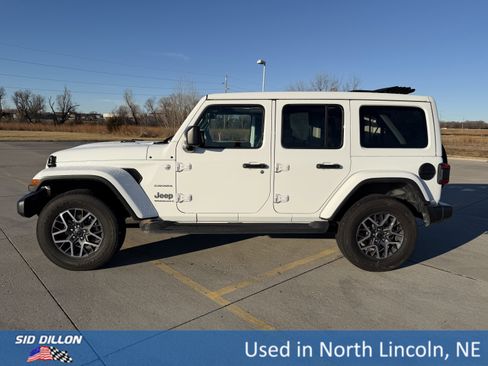 Used 2024 Jeep Wrangler Sahara w/ Technology Group image 2