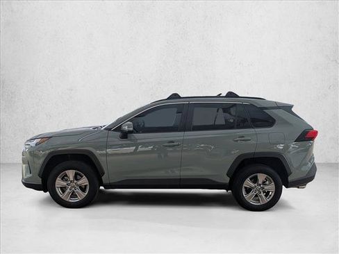 Used 2022 Toyota RAV4 XLE FWD image 9