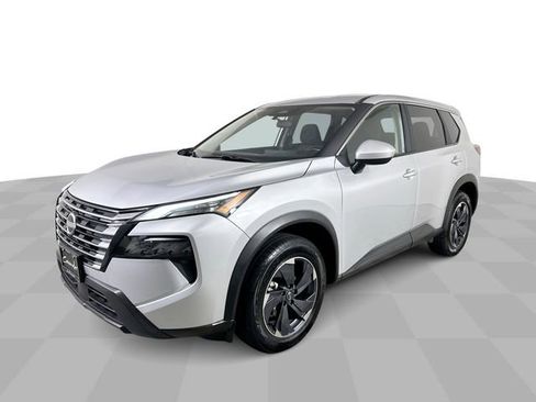 Used 2025 Nissan Rogue SV FWD image 4