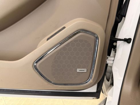 Used 2016 Chevrolet Suburban LT image 26