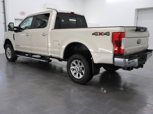 Used 2018 Ford F250 XLT w/ XLT Premium Package AWD/4WD image 6