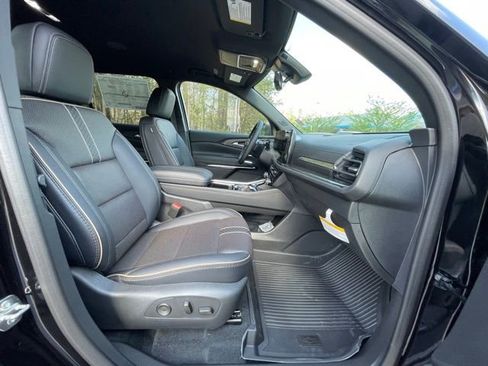 New 2026 Chevrolet Traverse High Country w/ LPO, Floor Liner Package FWD image 26