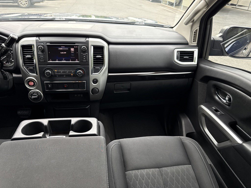 Used 2019 Nissan Titan SV AWD/4WD image 28
