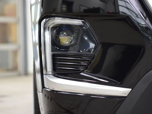 Used 2023 Chevrolet Traverse High Country w/ LPO, Cargo Package AWD/4WD image 14