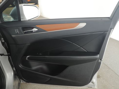 Used 2019 Lincoln MKC Select w/ Select Plus Package image 6