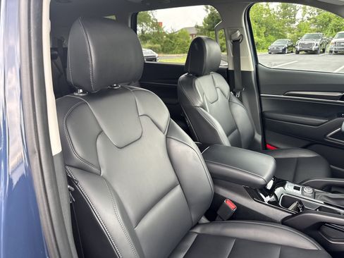 Used 2025 Kia Telluride S AWD/4WD image 39