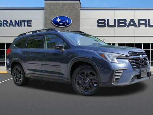 Used 2023 Subaru Ascent Onyx Edition image 3