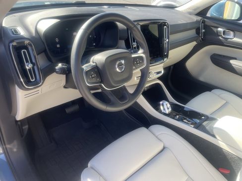 New 2025 Volvo XC40 B5 Plus w/ Protection Package Premier image 17