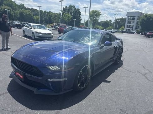 Used 2019 Ford Mustang GT Premium w/ Equipment Group 401A RWD image 9