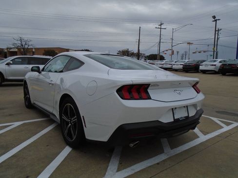 Used 2024 Ford Mustang Coupe image 7
