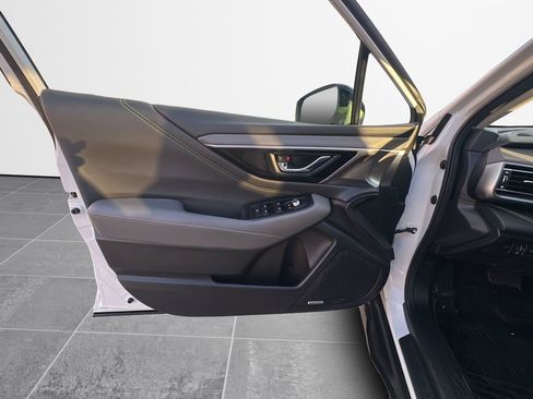 Used 2025 Subaru Outback Onyx Edition XT w/ Popular Package #2 image 34