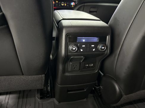 Used 2023 GMC Acadia AT4 w/ Technology Package AWD/4WD image 22