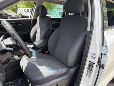 Used 2018 Kia Sorento LX image 7