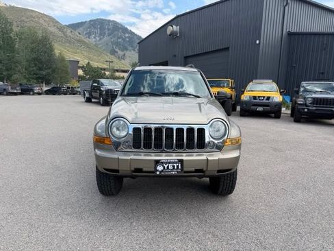Used 2006 Jeep Liberty Limited w/ Trailer Tow Group AWD/4WD image 5