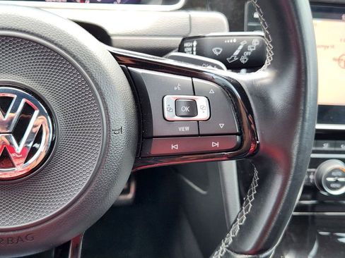Used 2019 Volkswagen Golf R 4-Door AWD/4WD image 19