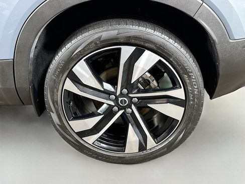 Used 2023 Volvo XC40 B5 Ultimate w/ Protection Package Premier image 31