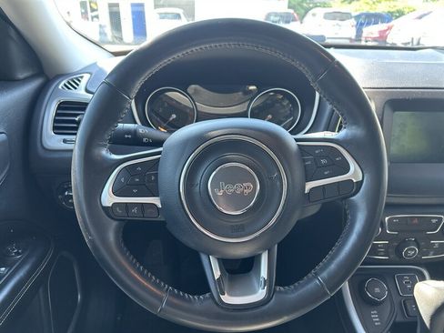 Used 2019 Jeep Compass Latitude w/ Popular Equipment Group AWD/4WD image 12