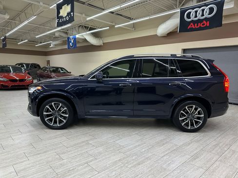 Used 2019 Volvo XC90 T5 Momentum w/ Protection Package Premier image 10