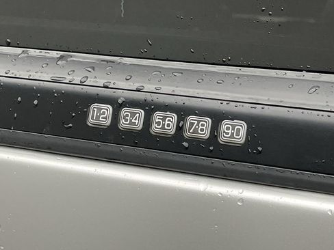 Used 2016 Ford Expedition EL XLT w/ Equipment Group 202A image 8