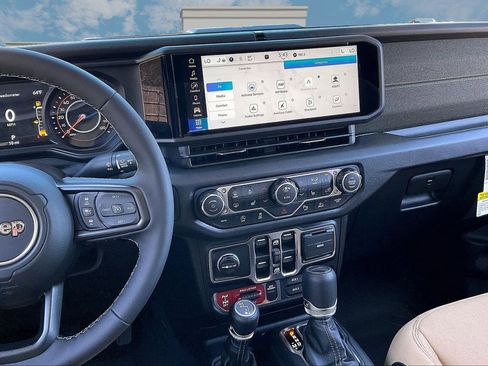 New 2026 Jeep Gladiator Sport AWD/4WD image 7