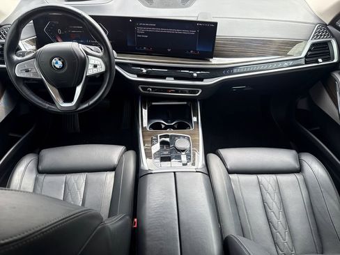 Used 2023 BMW X7 xDrive40i w/ Premium Package image 12