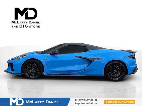 Used 2023 Chevrolet Corvette Z06 RWD image 3