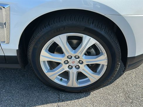 Used 2016 Cadillac SRX Performance w/ Driver Awareness Package image 9