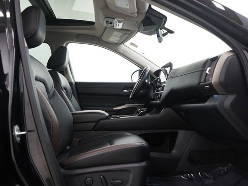 Used 2023 Nissan Pathfinder Platinum w/ Lighting Package (N93) image 10