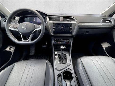Used 2023 Volkswagen Tiguan SE FWD image 15