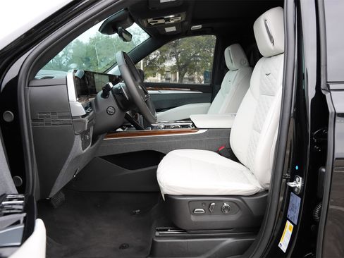 Certified 2025 Cadillac Escalade ESV Sport Platinum w/ LPO, ONYX Package image 19