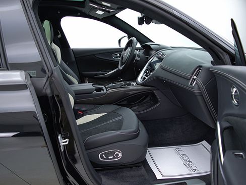 Used 2023 Aston Martin DBX 707 image 30