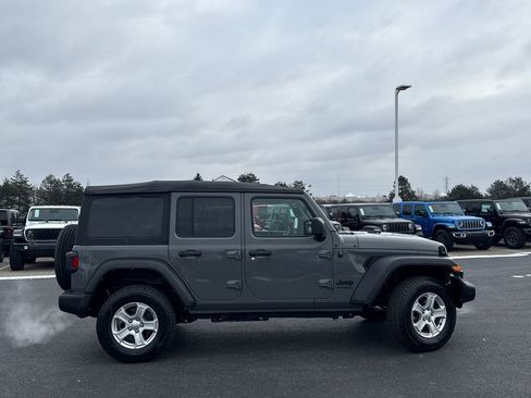Used 2022 Jeep Wrangler Unlimited Sport image 2