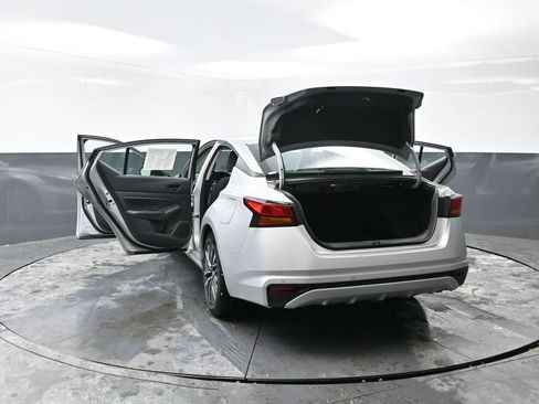 Used 2024 Nissan Altima 2.5 SV FWD image 49
