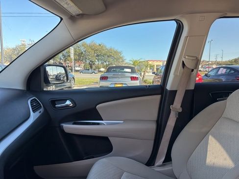 Used 2016 Dodge Journey SE w/ Flexible Seating Group image 24