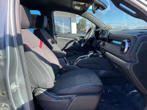 Used 2024 Chevrolet Colorado Z71 w/ Z71 Convenience Package 2 image 25