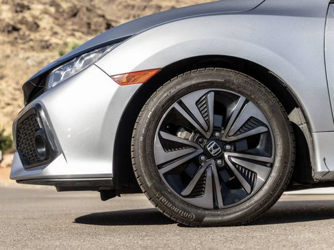 Used 2018 Honda Civic EX image 5
