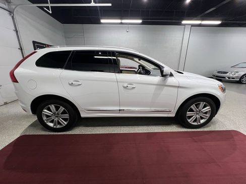 Used 2017 Volvo XC60 T5 Inscription w/ Preferred Option Package image 10