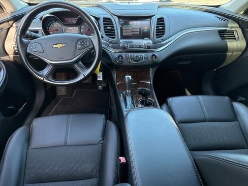 Used 2015 Chevrolet Impala LT w/ Convenience Package image 4