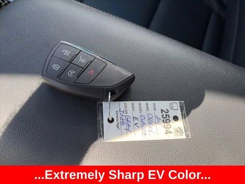 Used 2024 Chevrolet Blazer EV LT AWD/4WD image 19