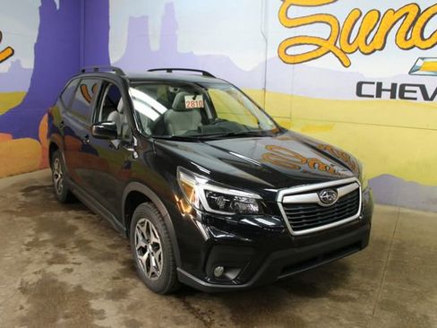 Used 2021 Subaru Forester Premium AWD/4WD image 2