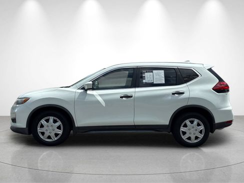 Used 2018 Nissan Rogue S FWD image 2