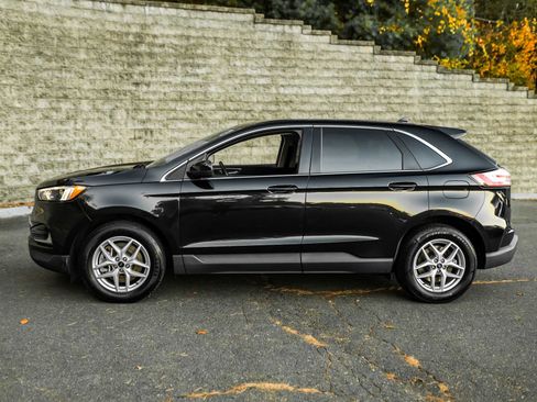 Used 2023 Ford Edge SEL image 9