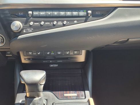 Used 2021 Lexus ES 350 Ultra Luxury w/ Protection Package (P3) image 24