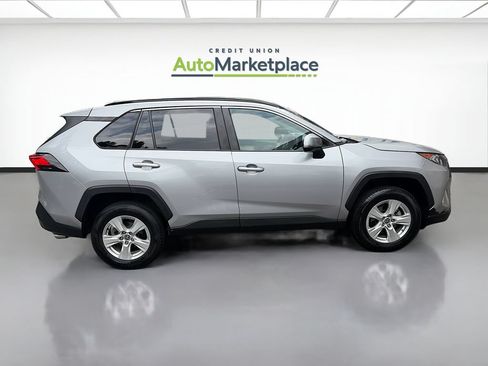 Used 2021 Toyota RAV4 XLE FWD image 8