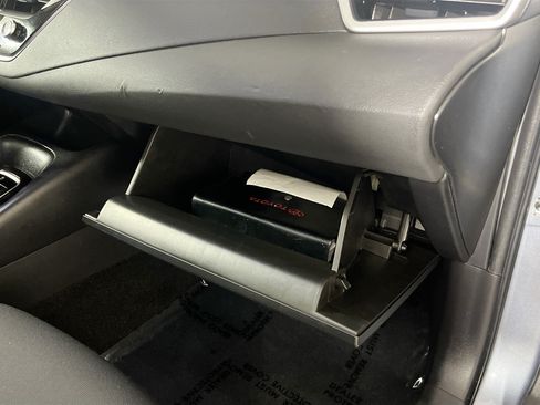 Used 2022 Toyota Corolla LE FWD image 33