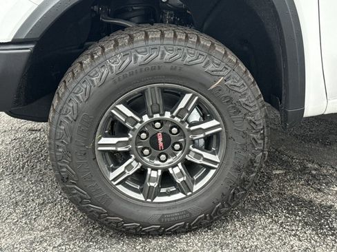 New 2026 GMC Sierra 1500 AT4X w/ LPO, Black Badging Package AWD/4WD image 16