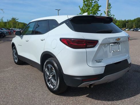 Used 2025 Chevrolet Blazer LT FWD image 4