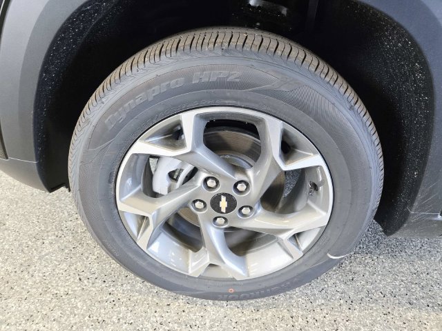 New 2026 Chevrolet Trax LT w/ Driver Confidence Package FWD image 12