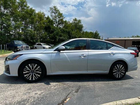 Used 2023 Nissan Altima 2.5 SV FWD image 6